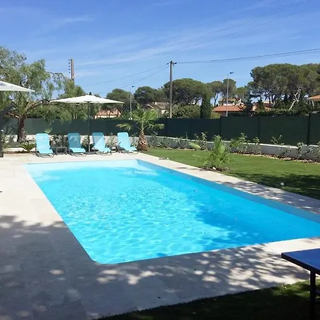 Pirouschka Pool Downtown Within Walking Distance Willa Saint-Raphaël